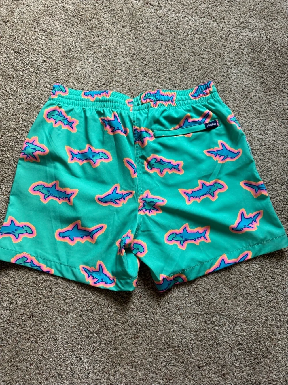 Men’s Chubbies Shark swim trunks 5.5” inseam Size Medium (M) NWOT